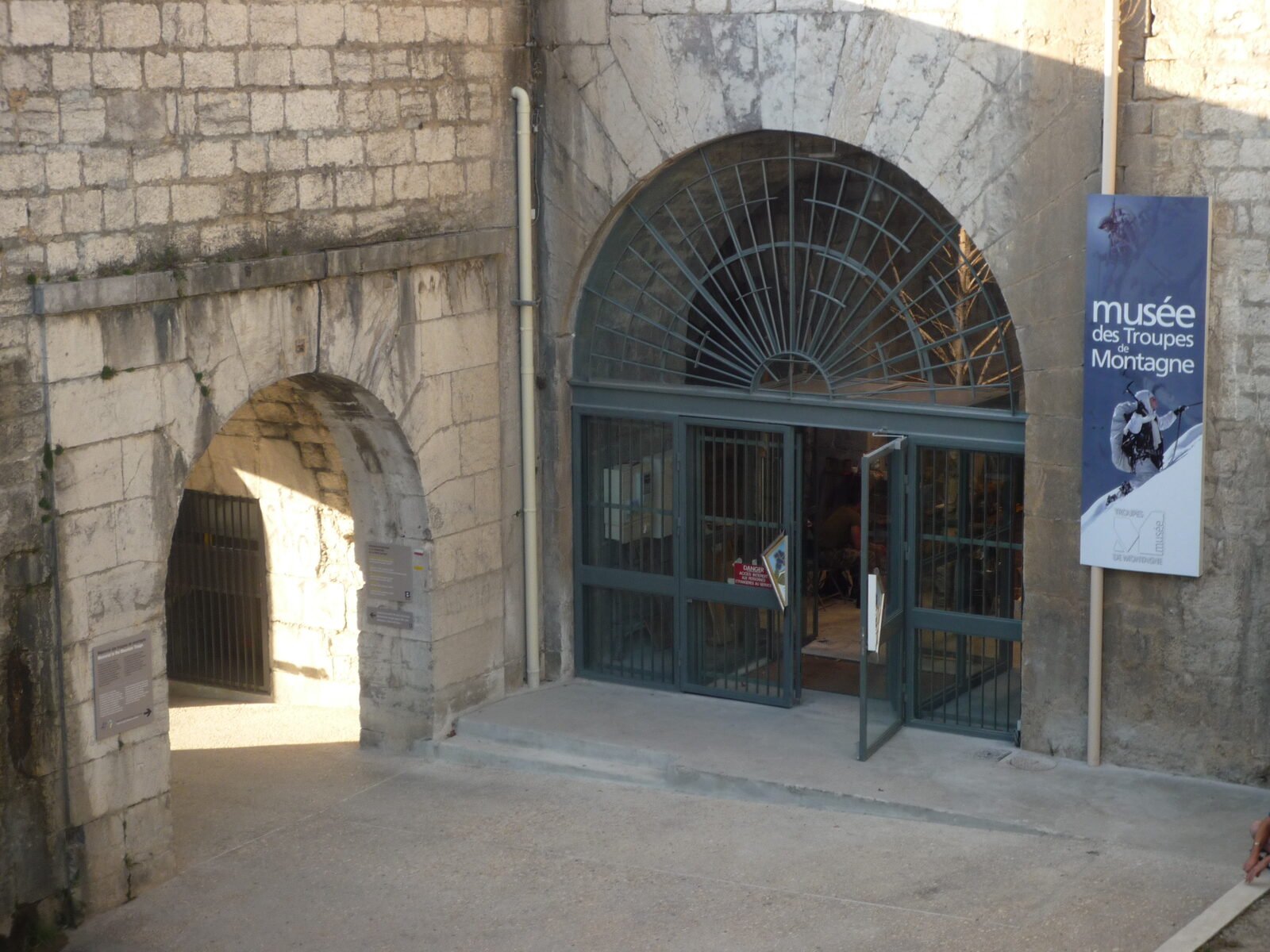 Entrée du musée des Troupes de Montagne au fort de la Bastille
