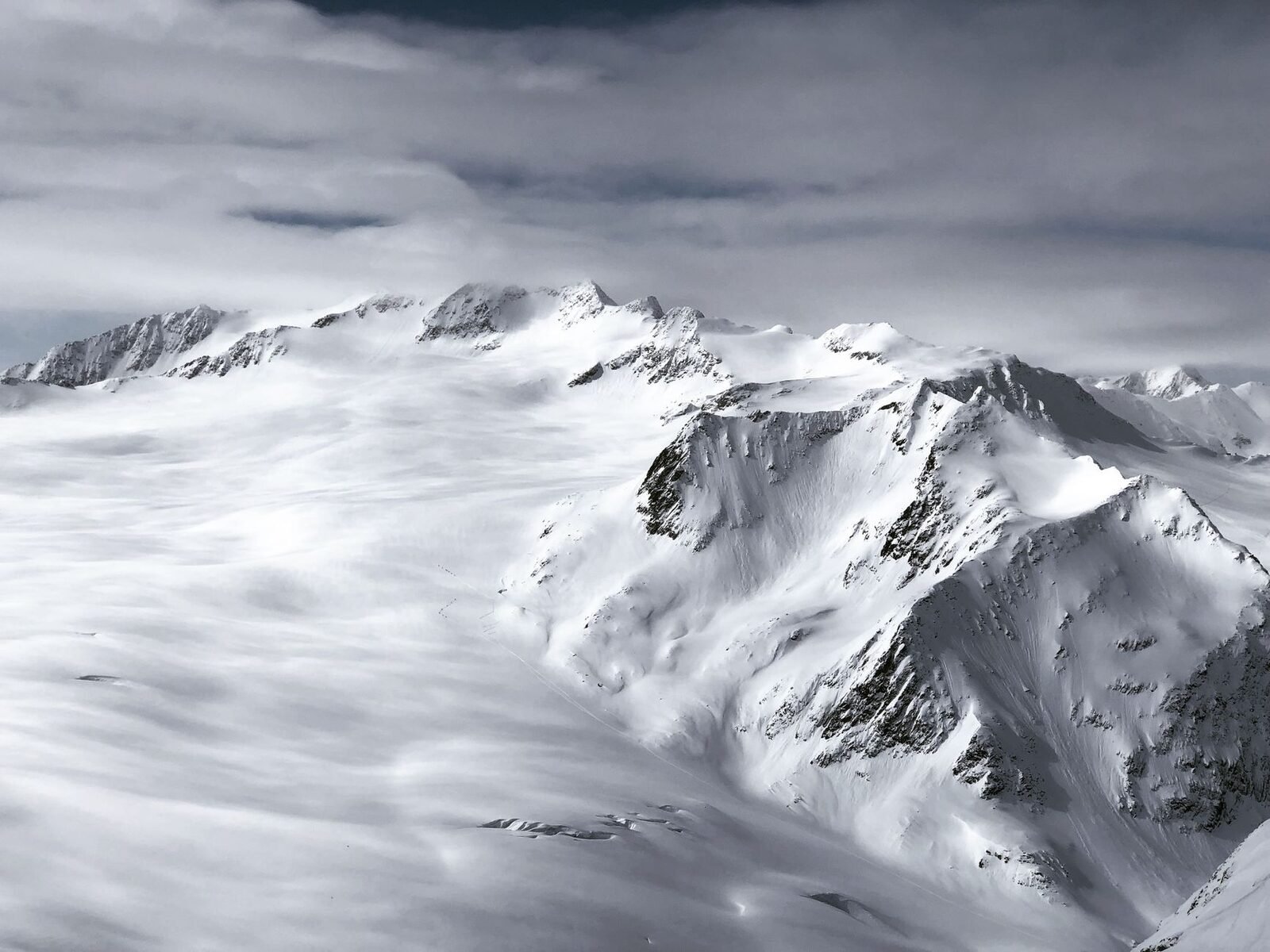 Sommets alpins en hiver