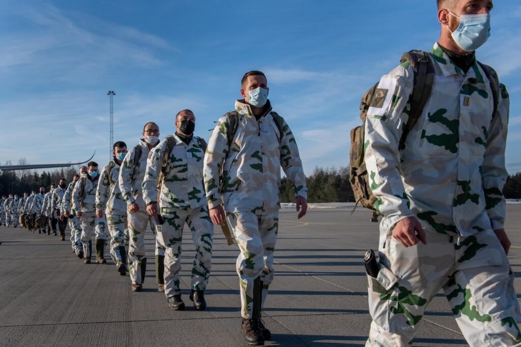 Chasseurs alpins français débarquant en Norvège lors de l'exercice otanien Brilliant Jump en mars 2022