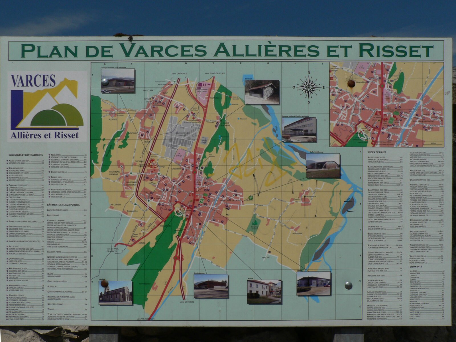 Panneau d'entrée de la commune de Varces-Allières-et-Risset